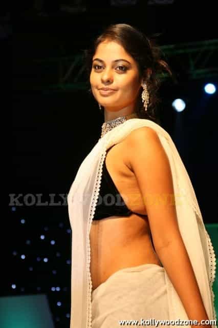 Sexy Bindu Madhavi Ramp Walk Pics