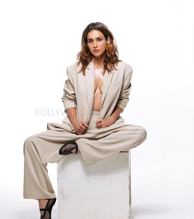 Sexy Bold Aisha Sharma Topless in a Gray Coat with Pant Photos 04