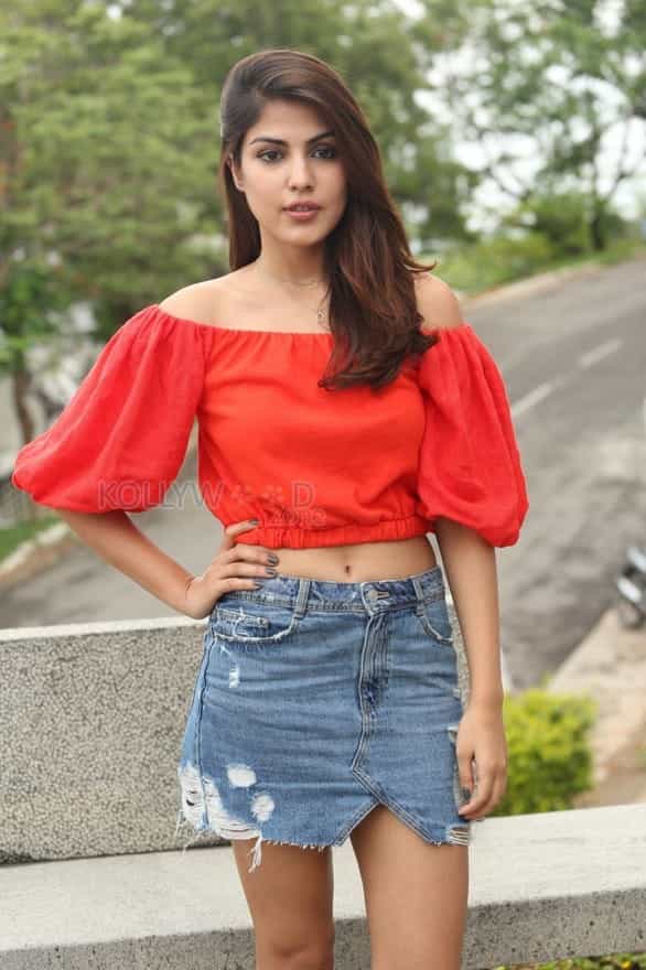 Sexy Indian Actress Rhea Chakraborty Photos