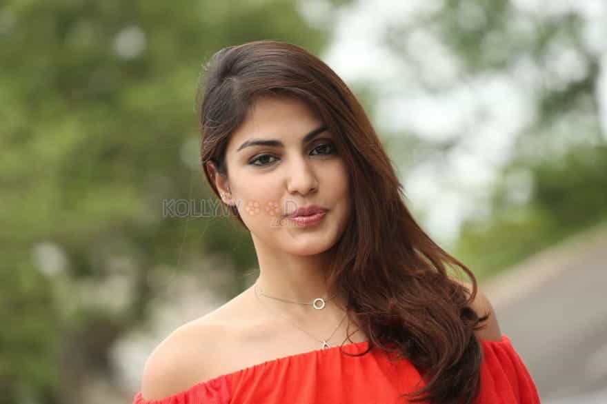 Sexy Indian Actress Rhea Chakraborty Photos