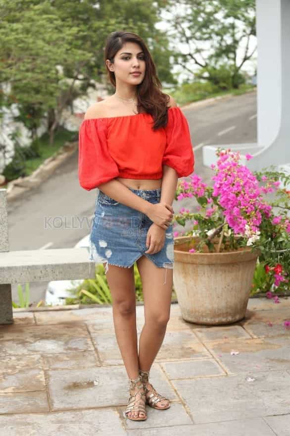 Sexy Indian Actress Rhea Chakraborty Photos