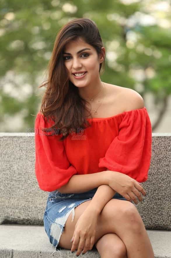 Sexy Indian Actress Rhea Chakraborty Photos