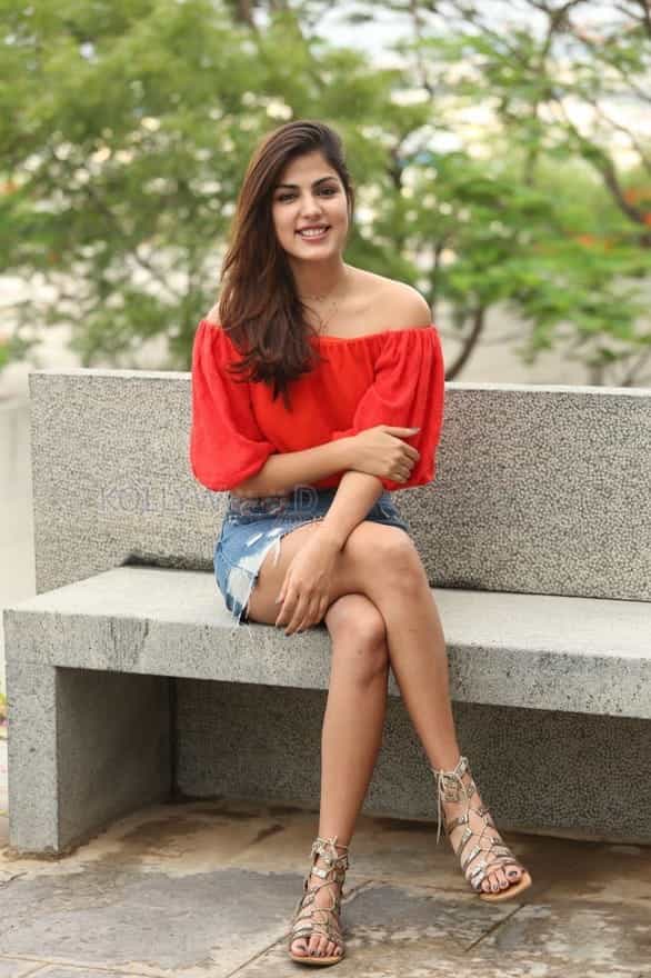 Sexy Indian Actress Rhea Chakraborty Photos