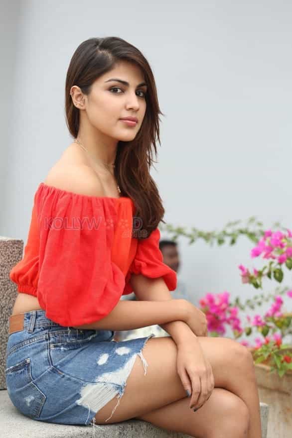 Sexy Indian Actress Rhea Chakraborty Photos