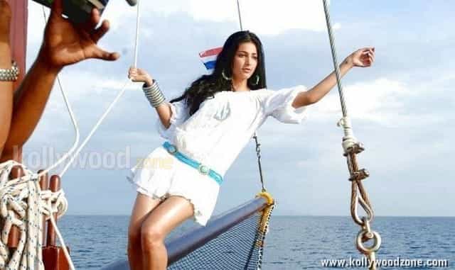 Sexy Shruthi Hassan Aum Arivu Stills