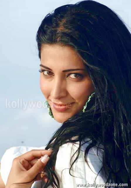 Sexy Shruthi Hassan Aum Arivu Stills