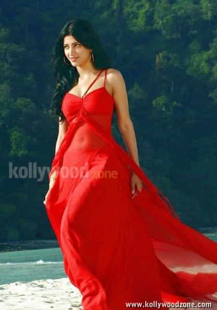 Sexy Shruthi Hassan Aum Arivu Stills