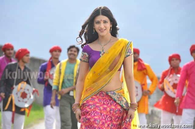 Sexy Shruthi Hassan Photos