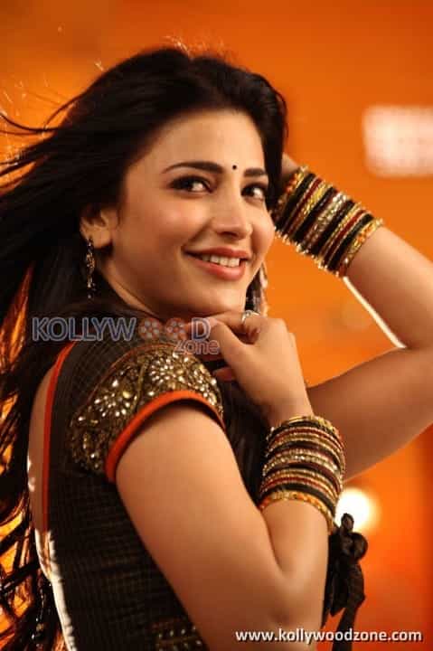 Sexy Shruthi Hassan Song Dance Photos