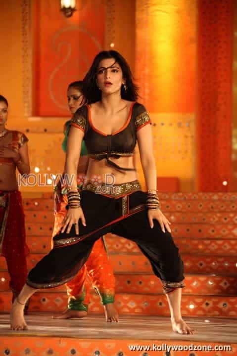 Sexy Shruthi Hassan Song Dance Photos