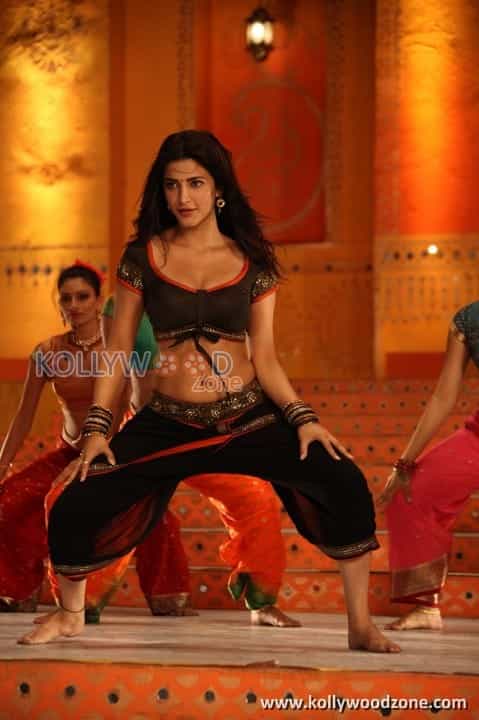 Sexy Shruthi Hassan Song Dance Photos