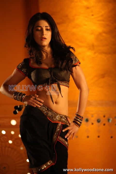 Sexy Shruthi Hassan Song Dance Photos