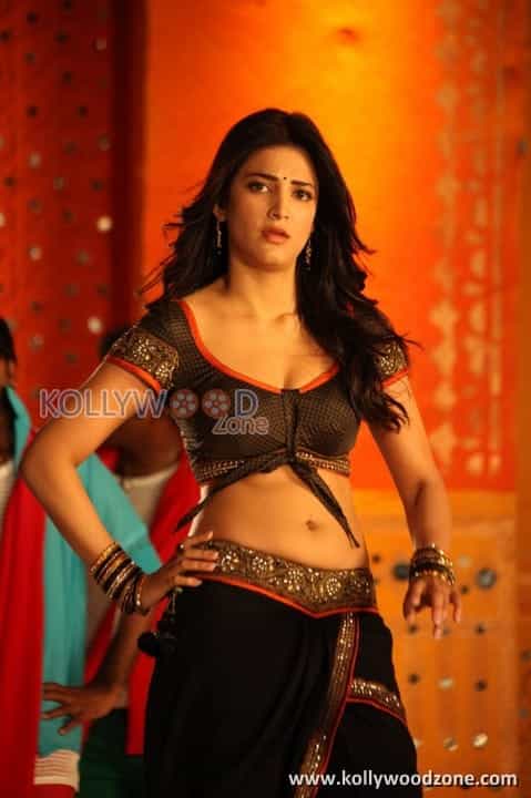 Sexy Shruthi Hassan Song Dance Photos