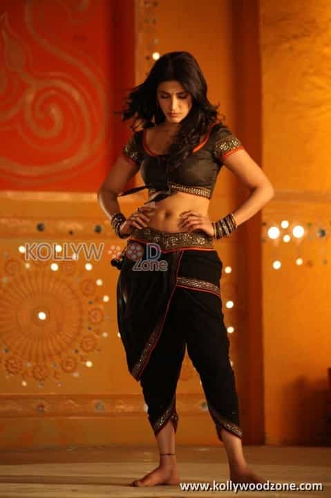 Sexy Shruthi Hassan Song Dance Photos