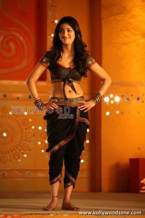 Sexy Shruthi Hassan Song Dance Photos