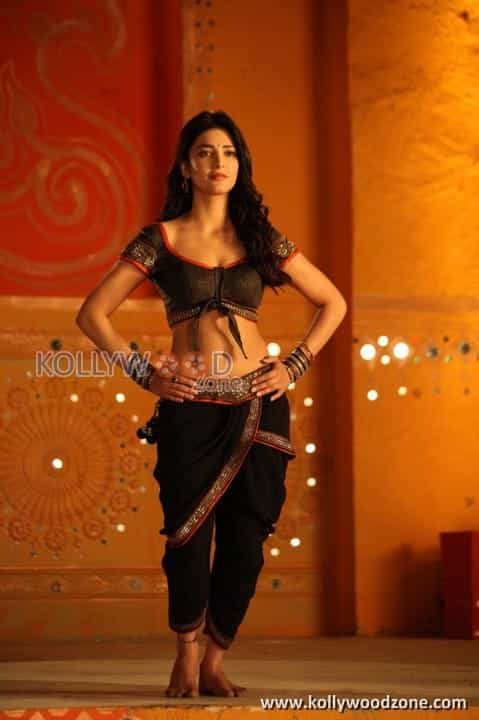 Sexy Shruthi Hassan Song Dance Photos