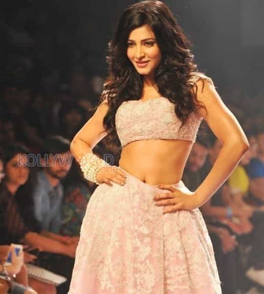 Sexy Shruti Haasan Ramp Walk Photos