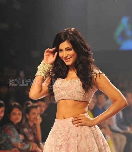 Sexy Shruti Haasan Ramp Walk Photos