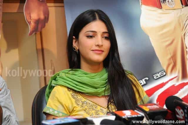 Sexy Shruti Hassan Salwar Photos