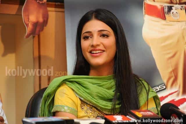 Sexy Shruti Hassan Salwar Photos