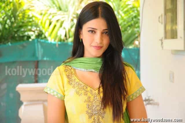 Sexy Shruti Hassan Salwar Photos