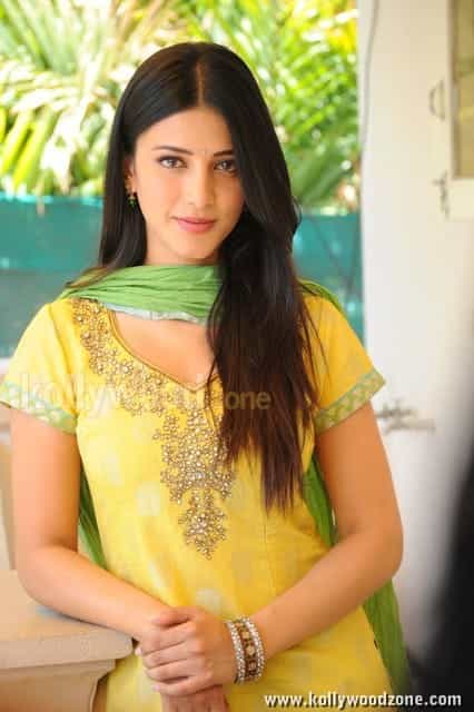 Sexy Shruti Hassan Salwar Photos