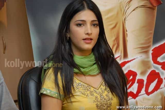 Sexy Shruti Hassan Salwar Photos