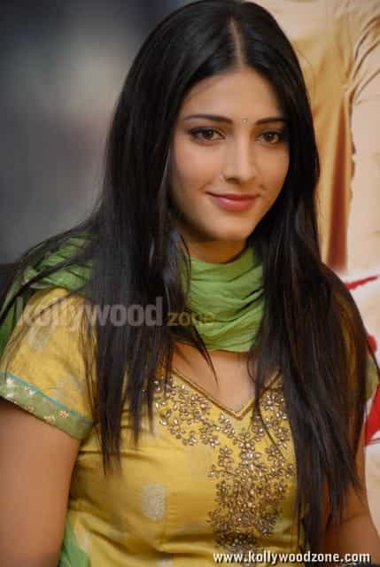 Sexy Shruti Hassan Salwar Photos