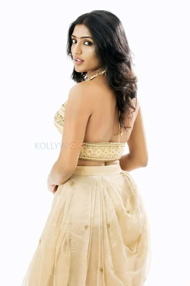 Sexy Telugu Actress Eesha Rebba in a Seductive Photoshoot Stills 04