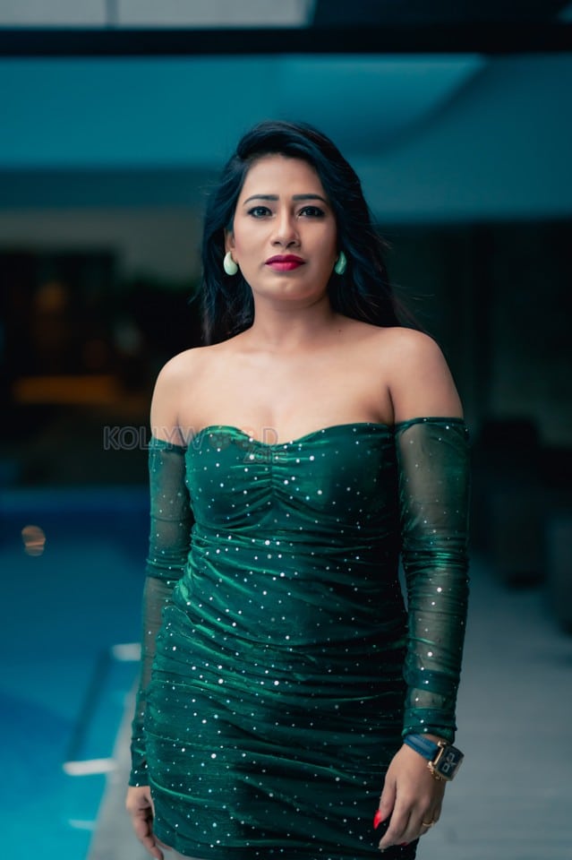 Sexy Telugu Actress Sanjana Naidu Latest Photoshoot Pictures 10