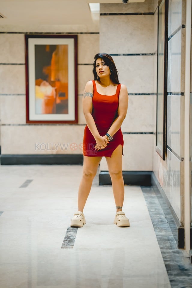 Sexy Telugu Actress Sanjana Naidu Latest Photoshoot Pictures 41