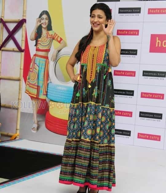 Shruti Haasan At Haute Curry Fashion Show Photos