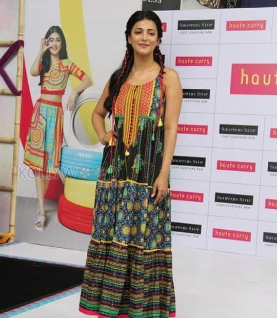 Shruti Haasan At Haute Curry Fashion Show Photos