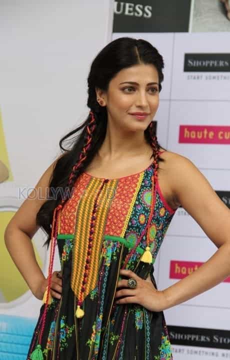 Shruti Haasan At Haute Curry Fashion Show Photos