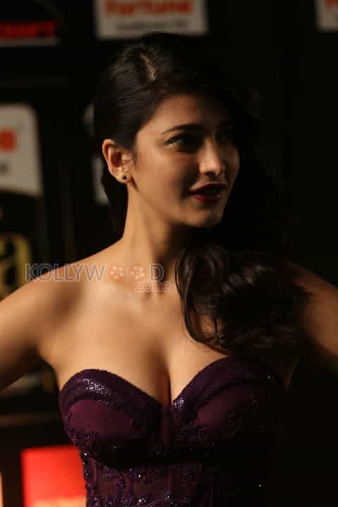 Shruti Haasan At Iifa Awards Pictures