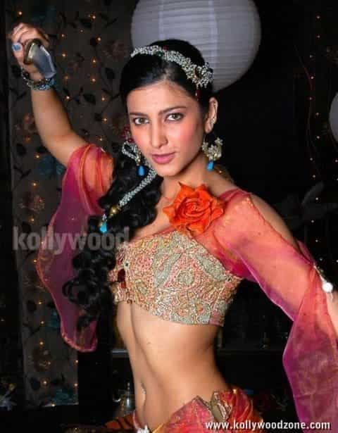 South Indian Actress Shruthi Hassan Sexy Pictures