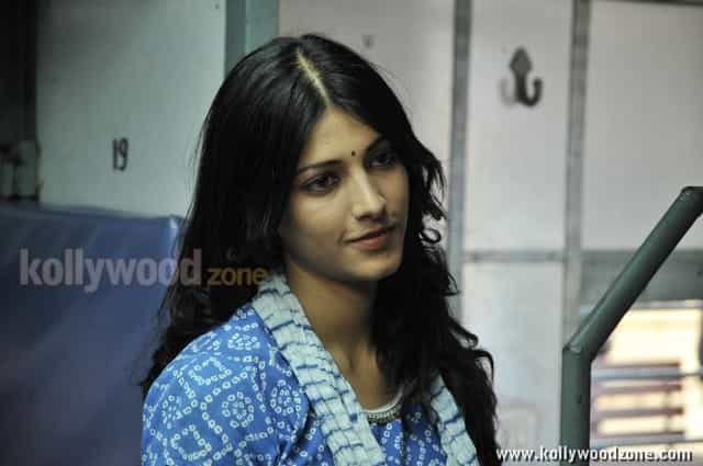 Sruthi Hasan Sexy Stills