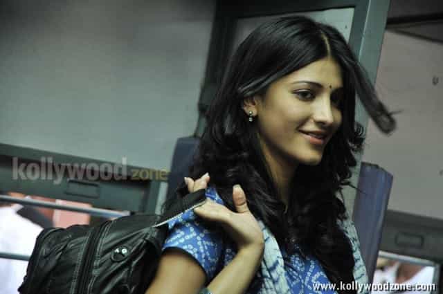 Sruthi Hasan Sexy Stills