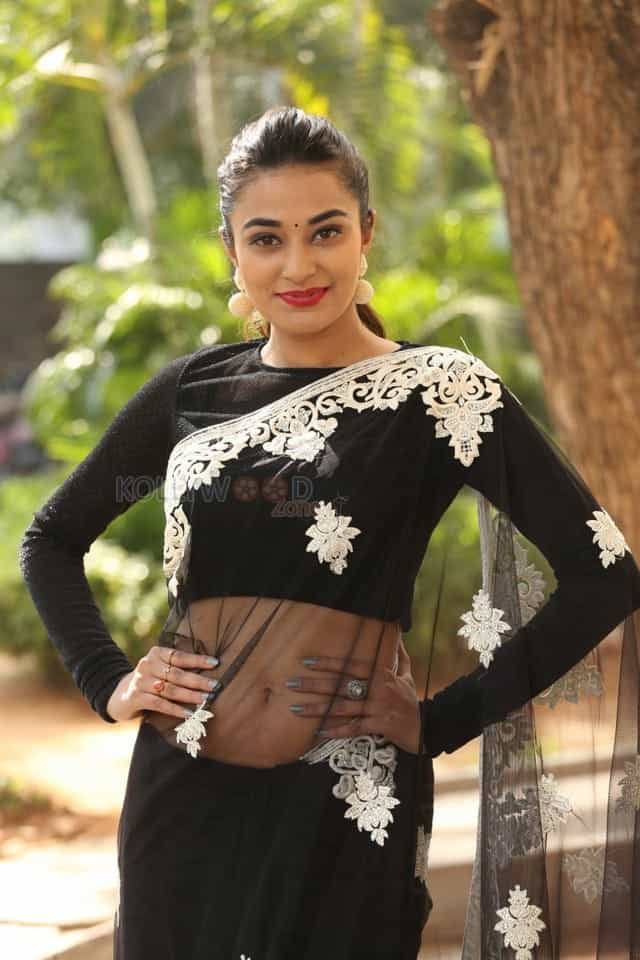 Stefy Patel At Ninnu Thalachi First Look Launch Event Photos