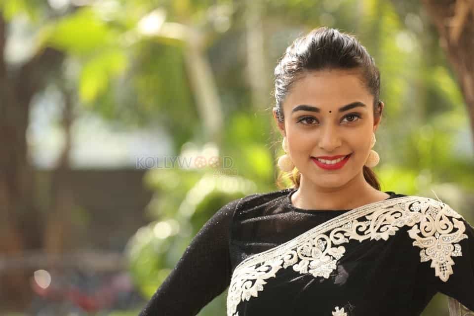 Stefy Patel At Ninnu Thalachi First Look Launch Event Photos