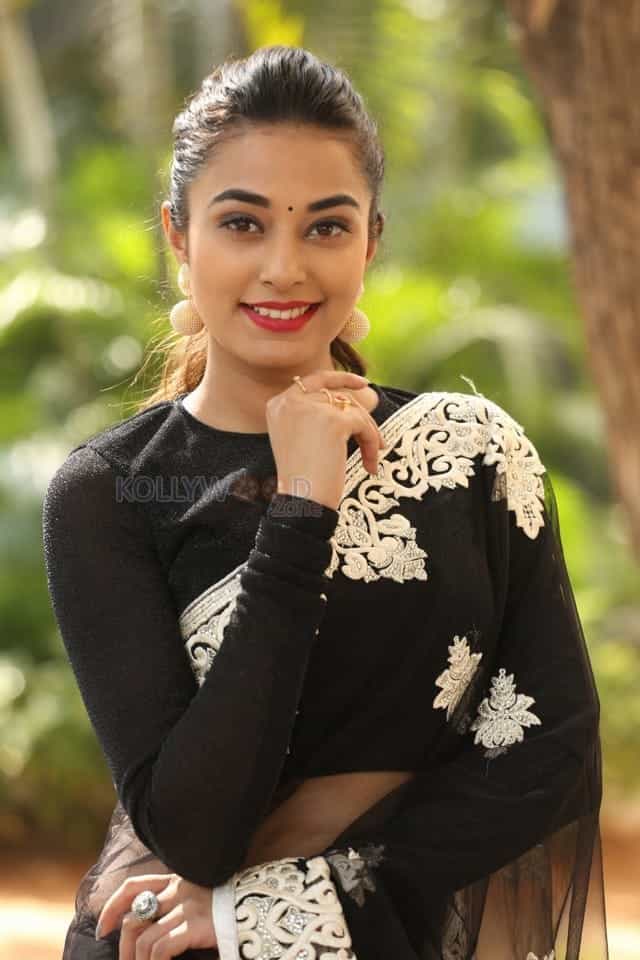 Stefy Patel At Ninnu Thalachi First Look Launch Event Photos