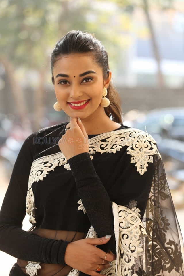 Stefy Patel At Ninnu Thalachi First Look Launch Event Photos