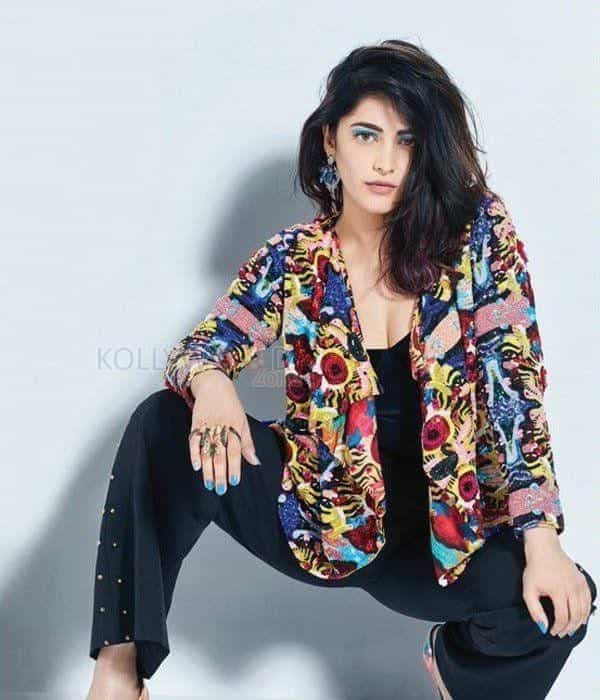 Tamil Actress Shruti Haasan New Photos