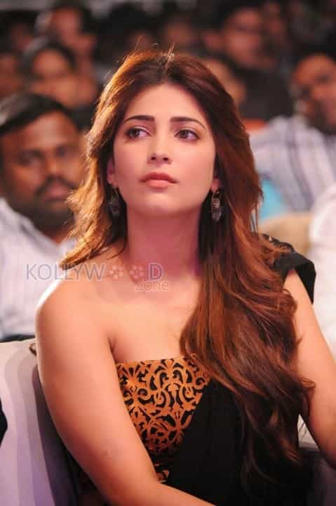 Tamil Actress Shruti Haasan Pics