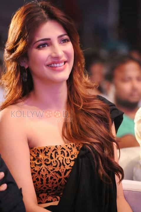 Tamil Actress Shruti Haasan Pics