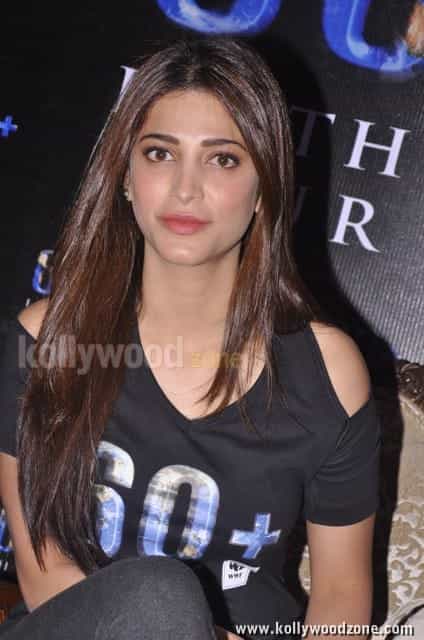 Tamil Actress Singer Shruthi Hassan Photos