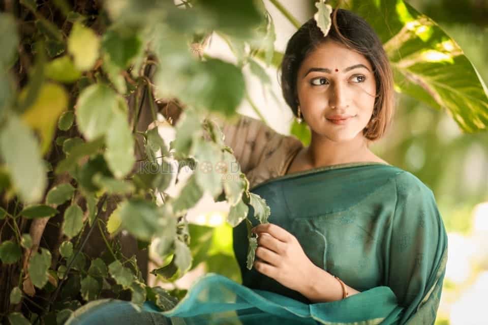 Telugu Actress Bommu Lakshmi Photoshoot Pictures