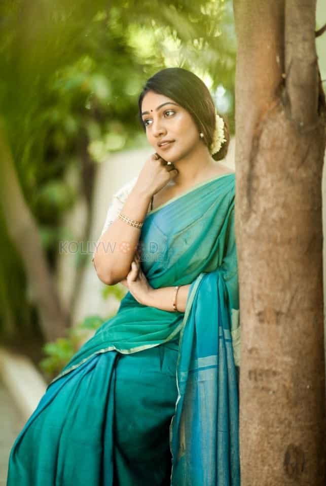 Telugu Actress Bommu Lakshmi Photoshoot Pictures