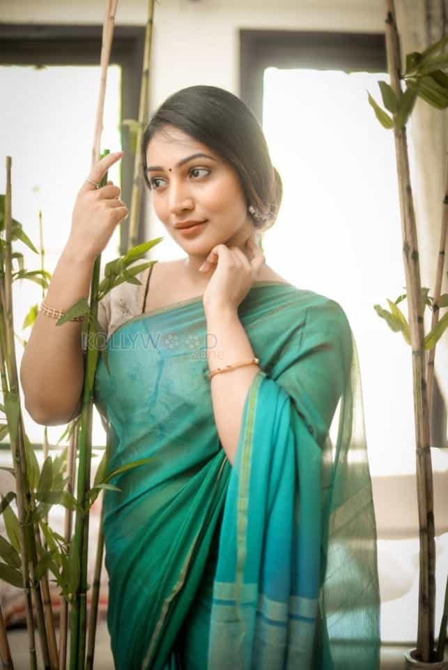 Telugu Actress Bommu Lakshmi Photoshoot Pictures