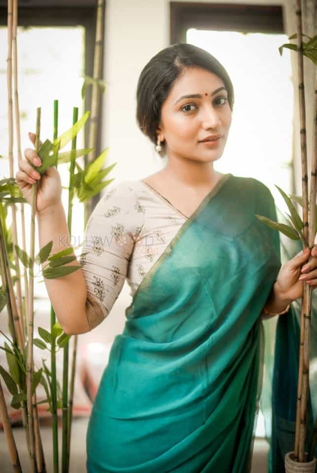 Telugu Actress Bommu Lakshmi Photoshoot Pictures